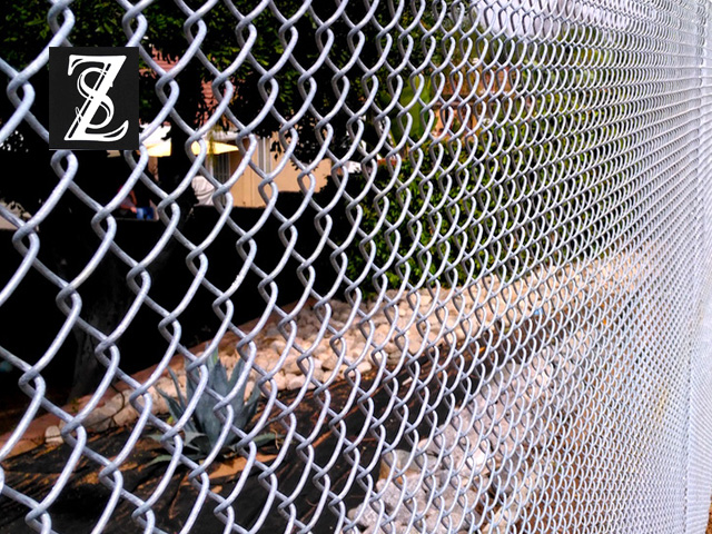 Galvanized chain link fence 