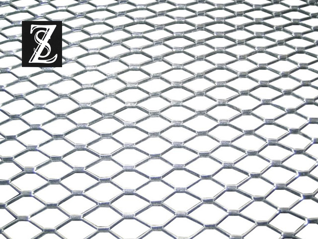 Diamond mesh lath