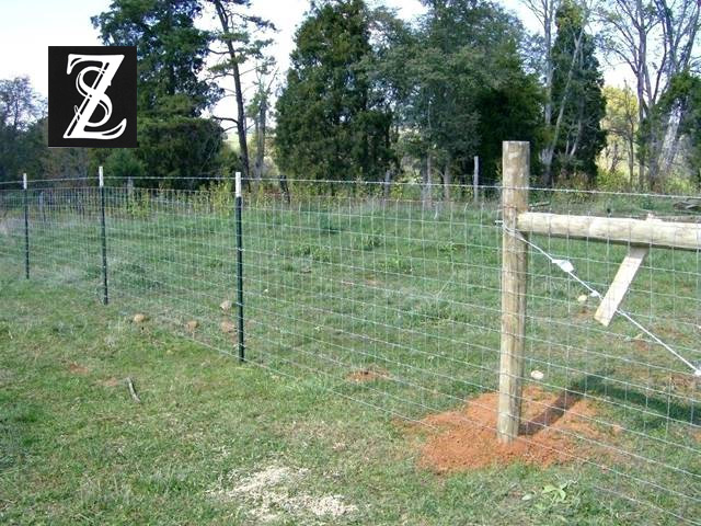 Support hinge joint field fence